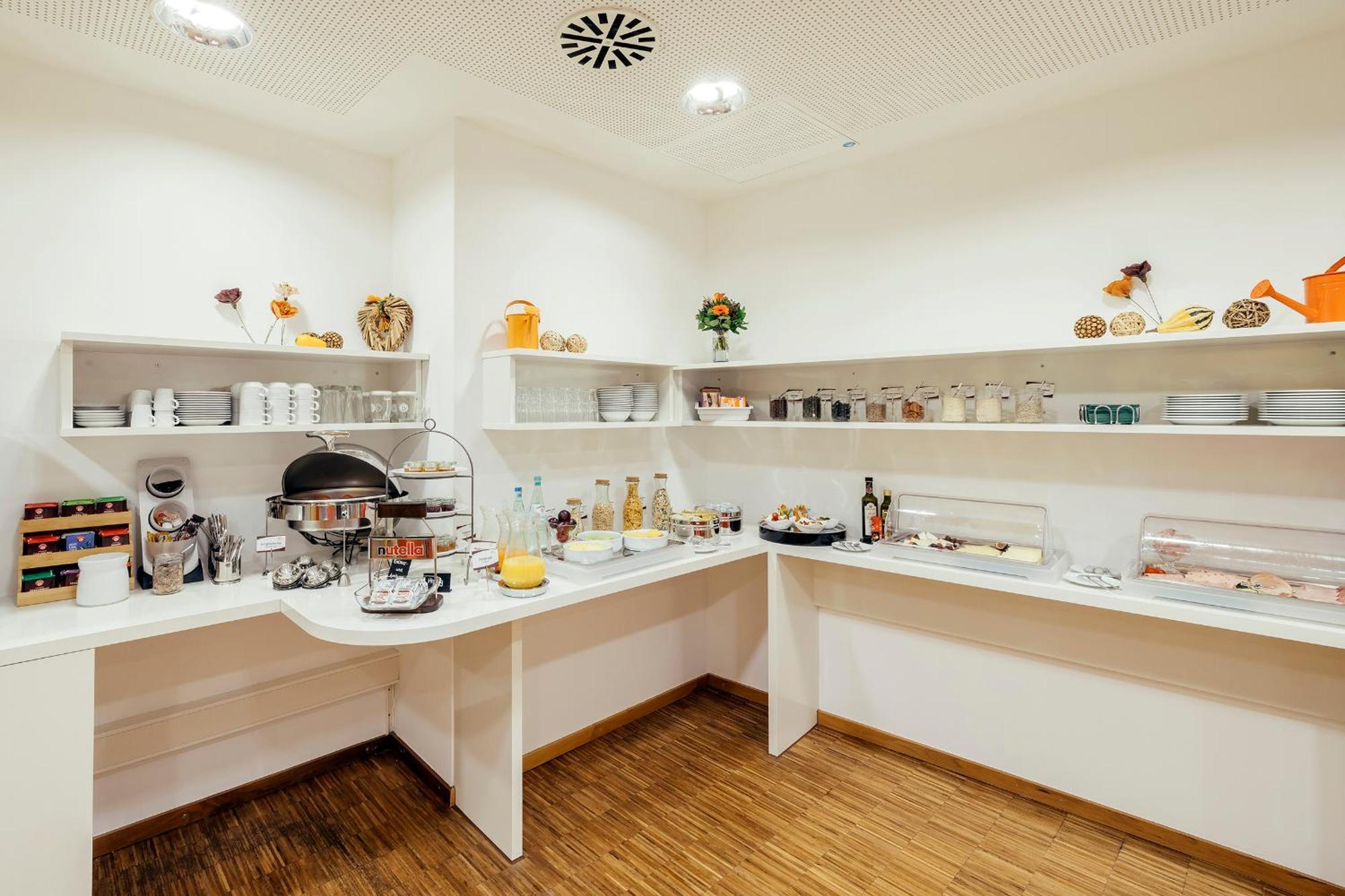 Gzt Das Gaestehaus Тюбинген Экстерьер фото