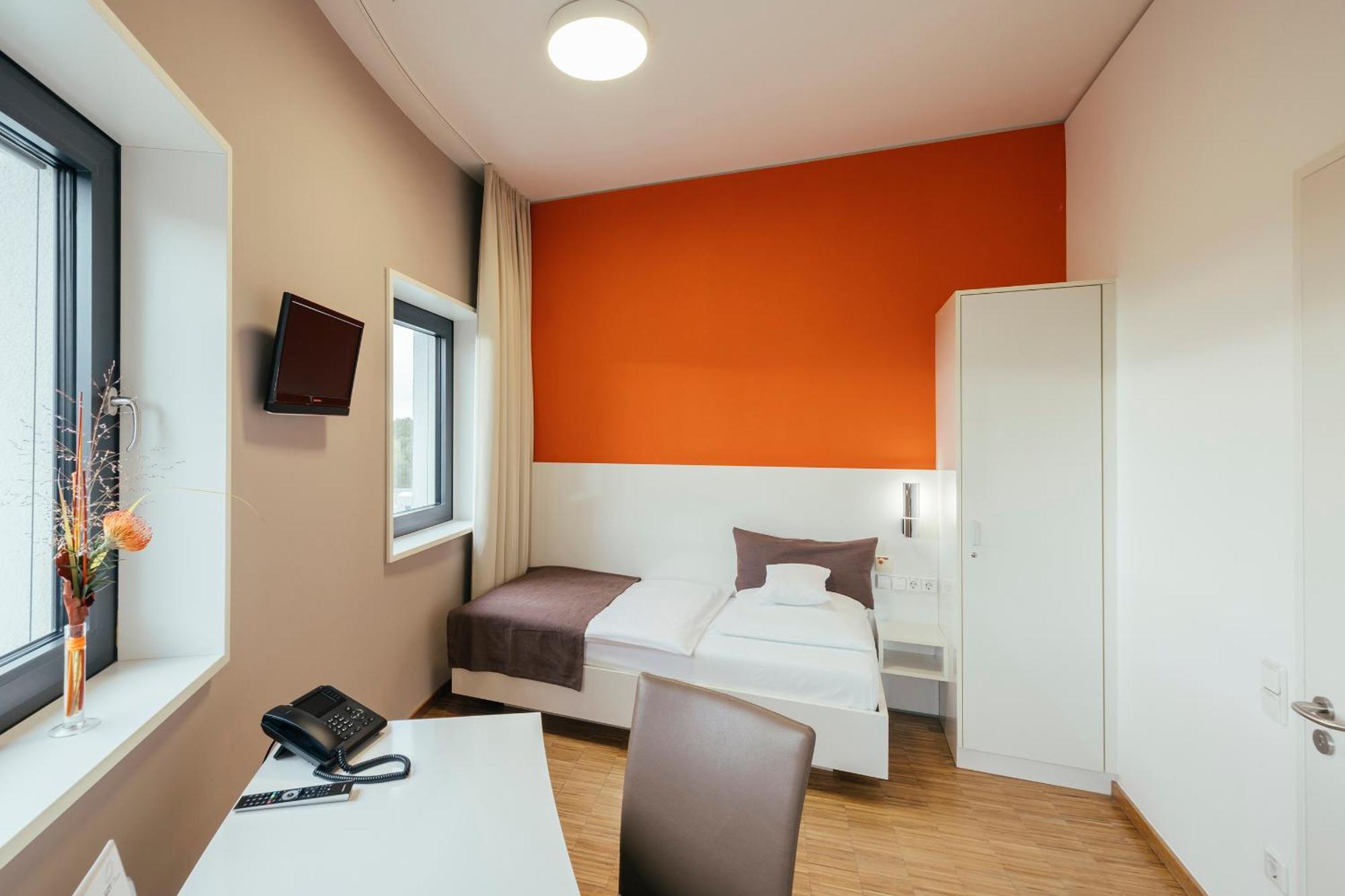 Gzt Das Gaestehaus Тюбинген Экстерьер фото